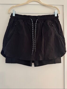 Athleta Trekkie Skort in Black-size 8